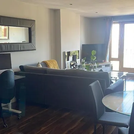 Modern En-suite On The Sea Front, The Is In An Affluent Town Of Dublin Malahide