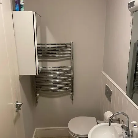 Modern En-suite On The Sea Front, The Is In An Affluent Town Of Dublin Homestay *