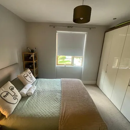Modern En-suite On The Sea Front, The Is In An Affluent Town Of Dublin Malahide