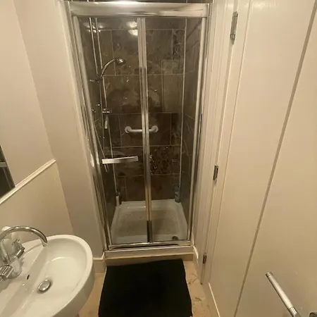 Modern En-suite On The Sea Front, The Is In An Affluent Town Of Dublin Homestay
